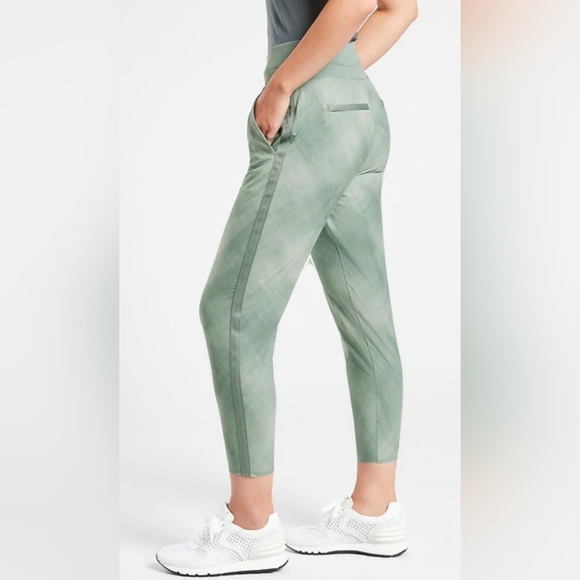 NWT Athleta Nolita Tapered Crop pants ⭐⭐ also have Sz 16 In 'Like New' - Picture 1 of 9